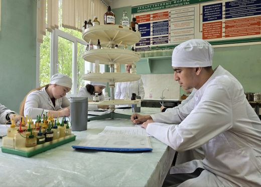 Больше 8 тысячи бюджетных мест: в Калининградской области начали принимать документы в вузы и колледжи