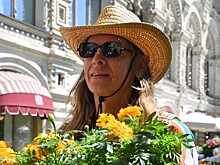 Влад Лисовец встретился с Ириной Хакамадой на выставке