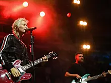 Арбенина появилась на сцене с трехмесячным ребенком