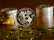 Поиски биткоинов обошли золото