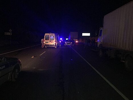 На трассе Джубга-Сочи под колесами автомобиля погиб 58-летний мужчина