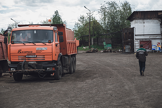 Два человека погибли в ДТП с КамАЗом на Урале