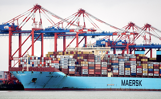 Maersk решила приостановить движение судов в Красном море