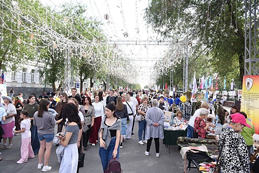 Сотни оренбуржцев посетили форум неравнодушных на площади им. Ленина в Оренбурге