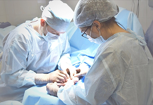 Кемеровские врачи провели сложную операцию самбисту