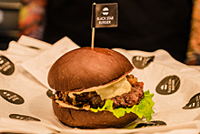 «Тимати приедет через три недели»: в Перми открылся ресторан Black Star Burger