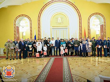 Оренбуржцам вручили государственные награды