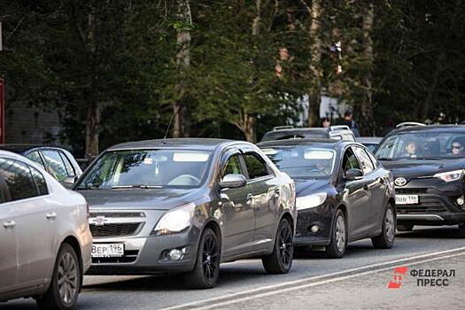 В России хотят повысить утилизационный сбор на автомобили, пишут СМИ