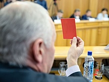 Депутатов Ленобласти запретили снимать со спины