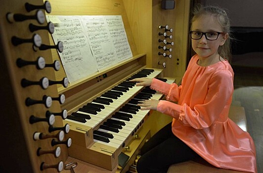 Маленькая органистка покорила жюри музыкой Баха