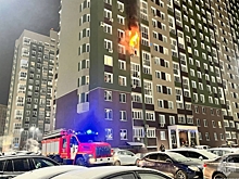 «Квартира была полностью в дыму, и в подъезде чернота»: омичка рассказала о страшном пожаре в омских ...