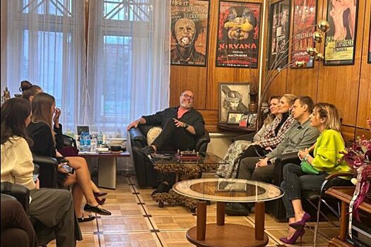 Худрук театра «Модерн» провел встречу с блогерами
