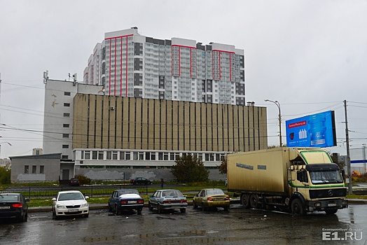 На ЖБИ выставили на продажу здание телефонной станции и предложили открыть там ресторан