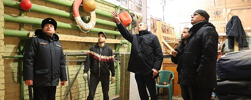 Глава г.о. Пущино Алексей Воробьев встретился с подрядчиком, ремонтирующим помещение для «Азимута»