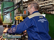 Лучший фрезеровщик области работает на Вологодском оптико-механическом заводе