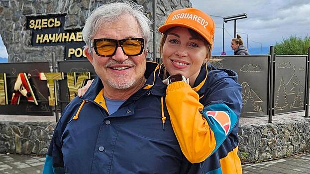 Адвокат Диброва ответил на слухи о фиктивности его развода с Полиной: «Полная глупость»