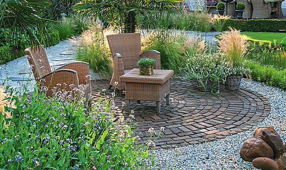 Щебень и гравий: на дорожках, площадках и в цветниках