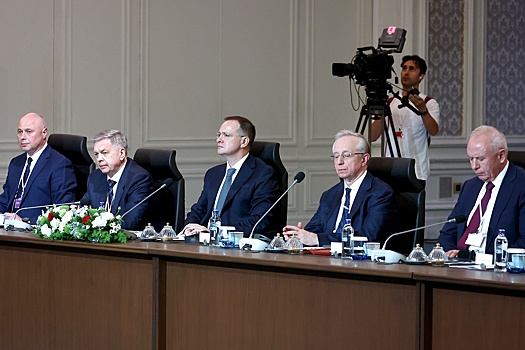 Мединский: Встреча лидеров должна поставить точку в конфликте