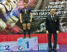 Омские пауэрлифтеры выиграли медали в Бердске