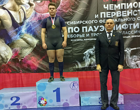 Омские пауэрлифтеры выиграли медали в Бердске