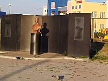 С памятника Исаеву в Саратове пропали медные таблички