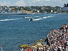 Аксенов поздравил россиян с Днем ВМФ