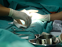 Врачи помогли москвичу с женственным голосом