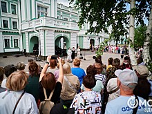 Творчество во имя памяти. Артисты Омской драмы выступили под открытым небом