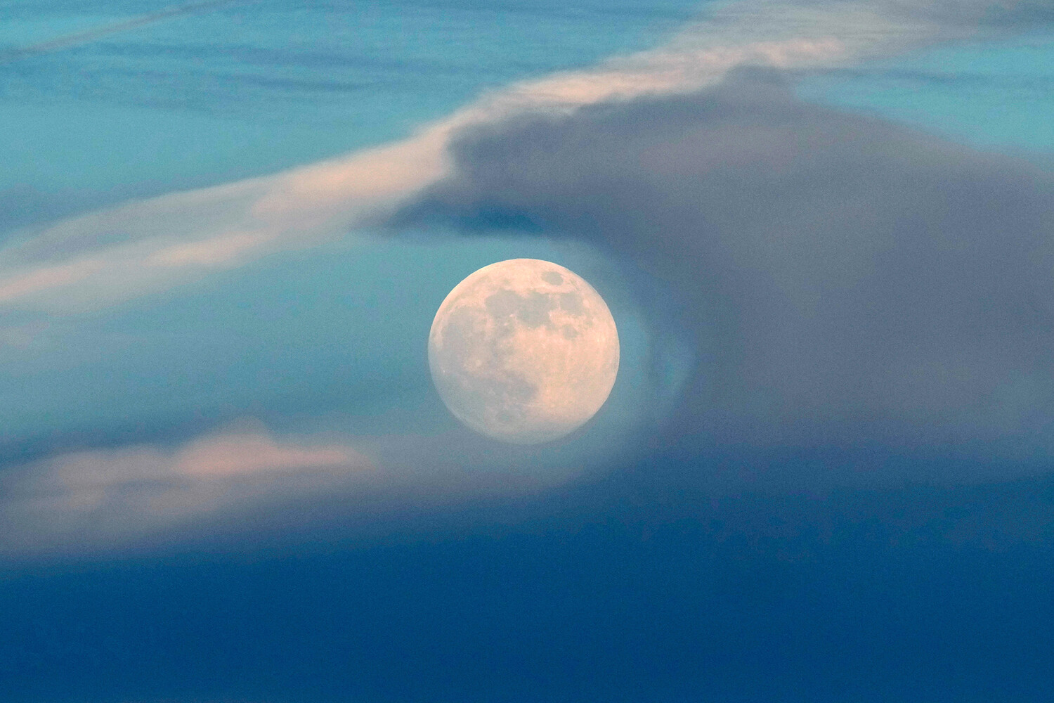 Луна уменьшится на этих выходных, рассказали ученые