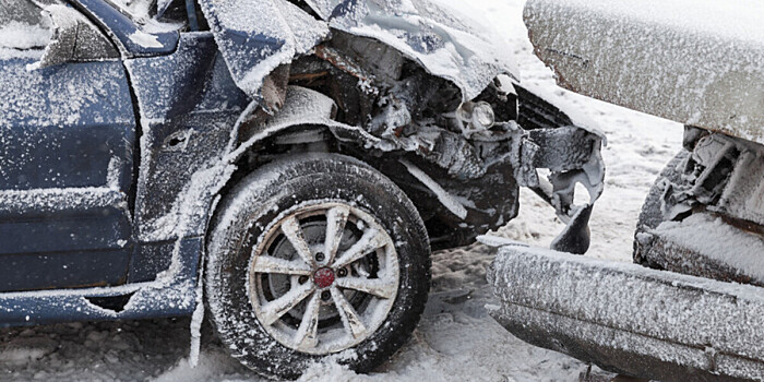 Первый снег в центре России стал причиной десятков аварий
