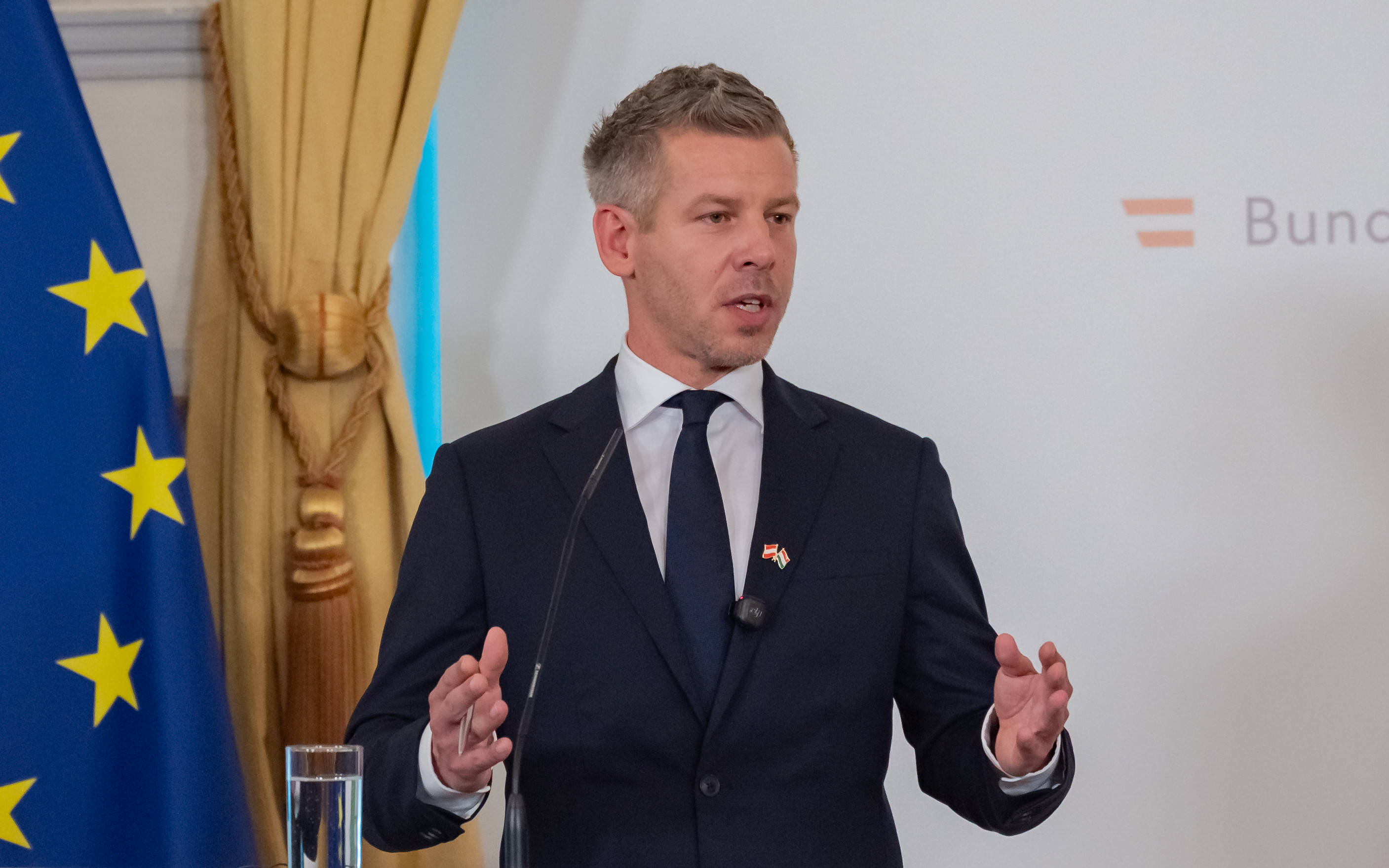 Мадьяр отказал НАТО в поставках оружия Киеву