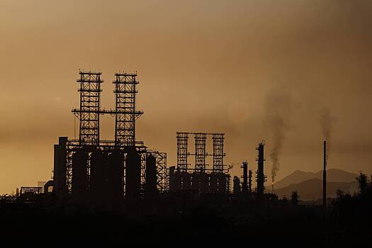 Цены на нефть упали после ослабления санкций США против Венесуэлы