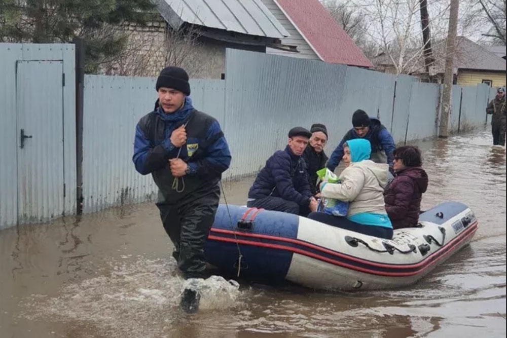 Из-за затопления началась эвакуация жителей Новотроицка Оренбургской области