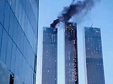 В Москва-Сити полыхает крыша одного из небоскребов