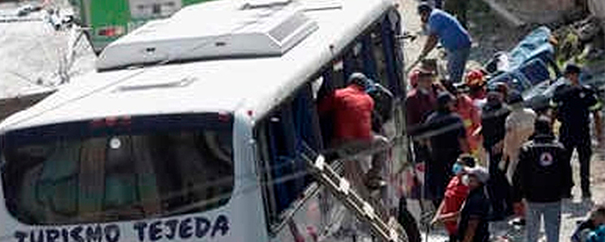 В Мексике в ДТП с автобусом девять человек погибли и 40 пострадали