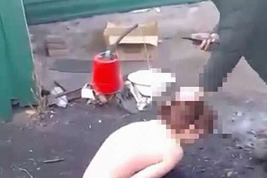 В Хакасии женщина унизила и избила полуголую школьницу из-за мужчины
