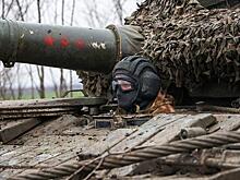 Клещи под Новомихайловкой: Десантура использует танки как «такси», вклиниваясь в оборону противника