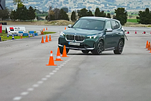 Видео: BMW X1 справился с «лосиным тестом» почти как купе M4