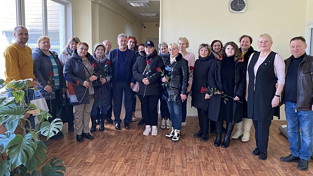 Глава администрации поздравил работников сферы ЖКХ с профессиональным праздником