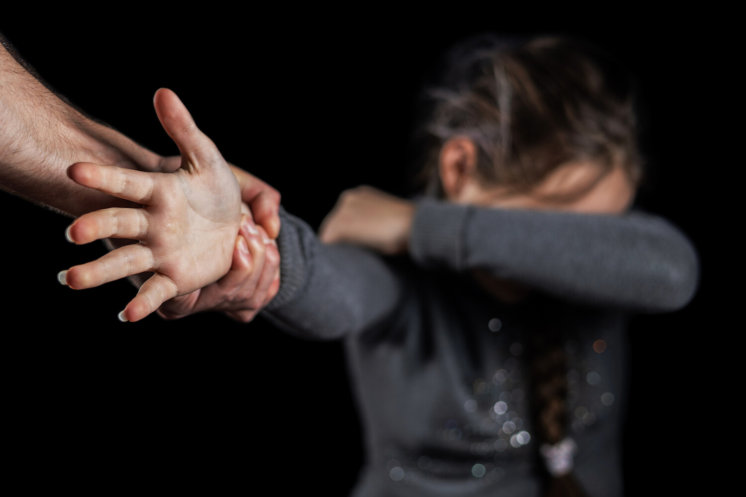 В Самаре женщину осудили за многолетнее истязание дочери