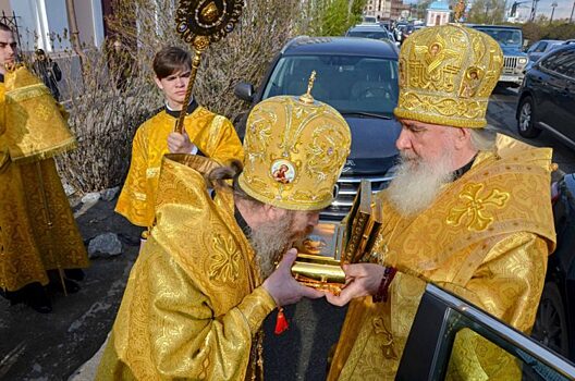 Мощи святых Петра и Февронии отправили из Калуги в Томск