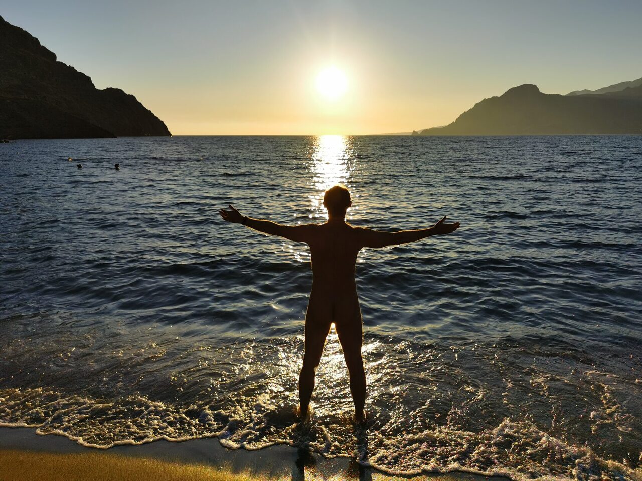 Кеудедегі әйелдің жалаңаш суреті