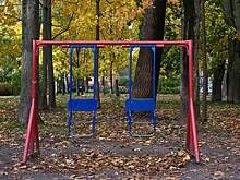 Жителей российского города возмутило надгробие на детской площадке