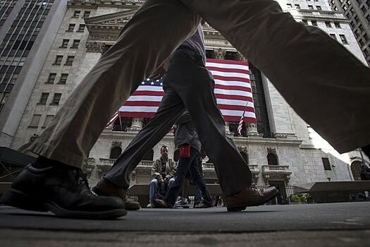 Фьючерсы на фондовых биржах США снизились перед введением новых пошлин США