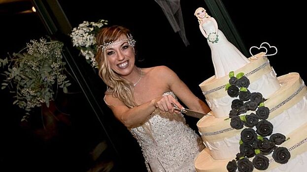 История: итальянка ждала любовь до 40 лет и вышла замуж за себя