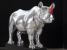 Шеф-дизайнер Land Rover сделал хромированного носорога