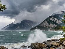 Туристов в Сочи призвали на выходных не подходить к морю