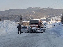 ДТП с грузовиком произошло в Шерегеше
