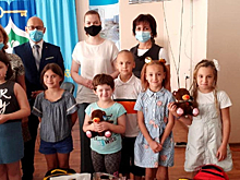 В Крылатском малообеспеченным семьям вручили подарки для школьников в рамках акции «Соберем Ребенка в школу»