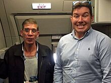 Сфотографировавшийся с угонщиком самолета британец рассказал о своих мотивах